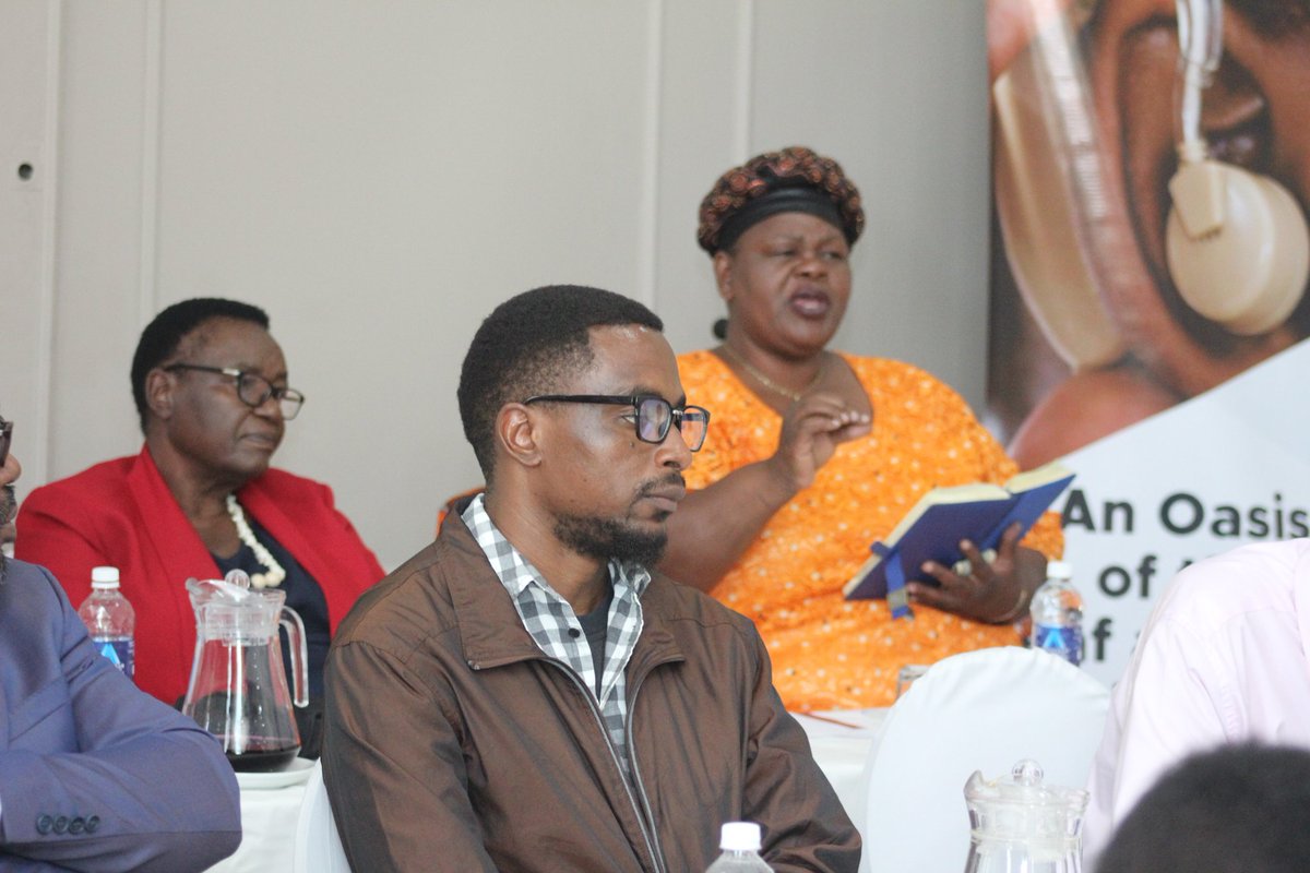 DeafZimTrust's tweet photo. Deaf Zimbabwe Trust Executive Director Ms Barbra Nyangairi facilitated a session on strengthening issues for debate.  The session captured issues arising from some of the sections in the Persons with Disabilities Bill .
#disabilityinclusion #buildinginclusivecommunityforall https://t.co/0Z7Qkl6nIA