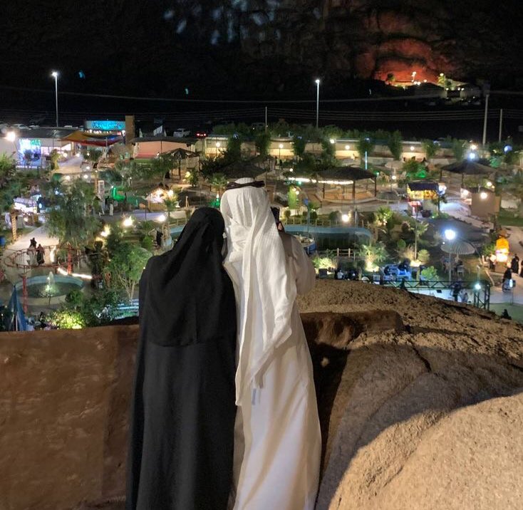 ما على الماضي حسايف فدوتك عمرٍ بقى لي 
كل يوم يمرّ جنبك .. من حياتي فيه قيمة