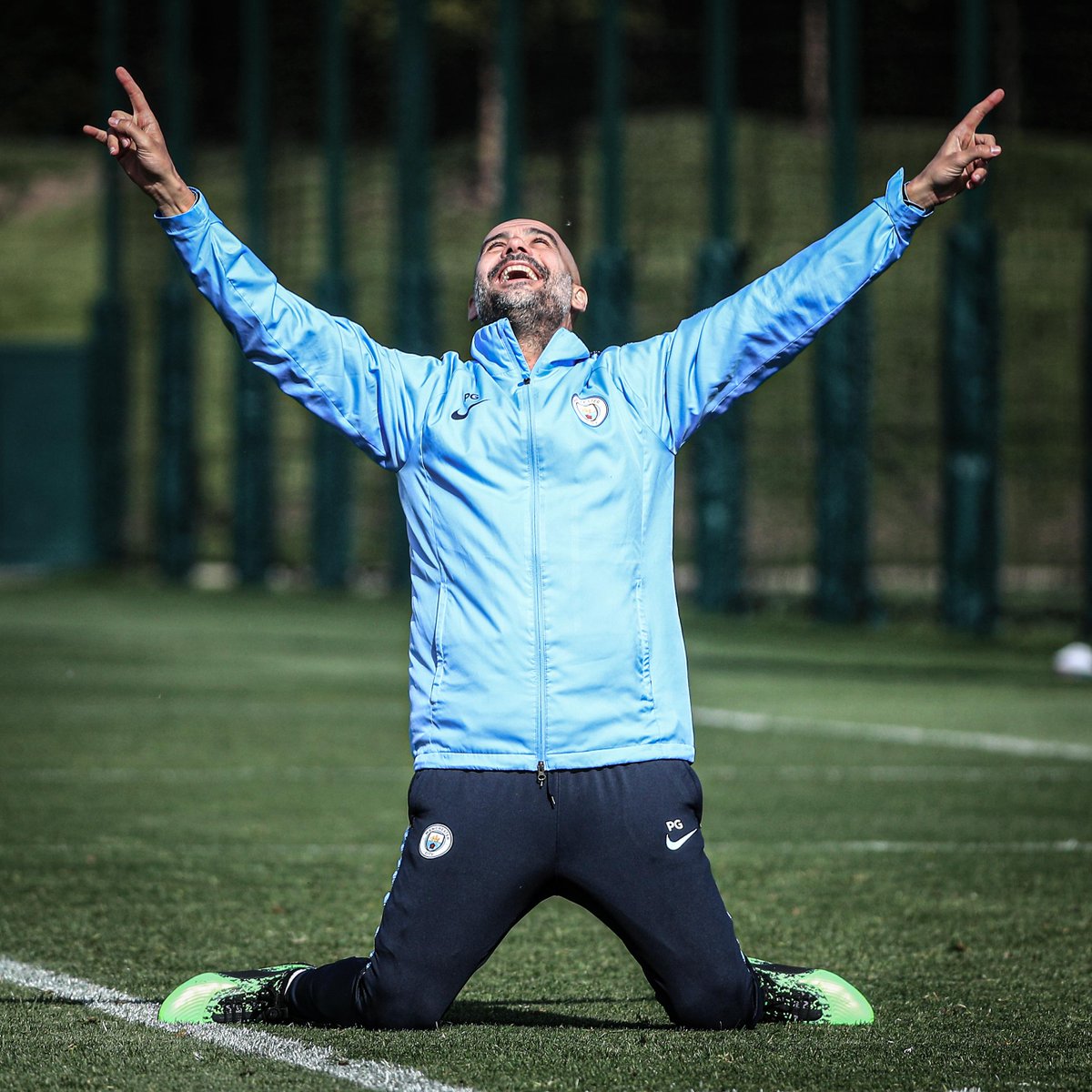 SIVRInterp's tweet image. 🌐 Kunle Adegboye: An influential leader and CEO, demonstrating that &quot;Disability is in the mind.&quot; His achievements and advocacy inspire many. #aslinterpreter #videointerpreter [azsigning.com] [azsigning.com/about-me/]