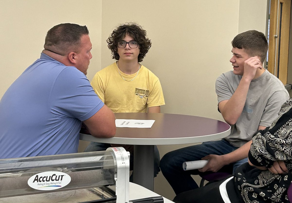 AHSLantz's tweet image. Twenty volunteers came to speak to seniors about careers today. Thanks to Wee Creations, Panache SalonSpa, Ross Electric, Angola Fire Department, Steuben County Police, Bowen Center, Harold Chevrolet/Ford, Remax, Wagler &amp;amp; Associates, Cameron Hospital, Dry Dock, and the US Army.