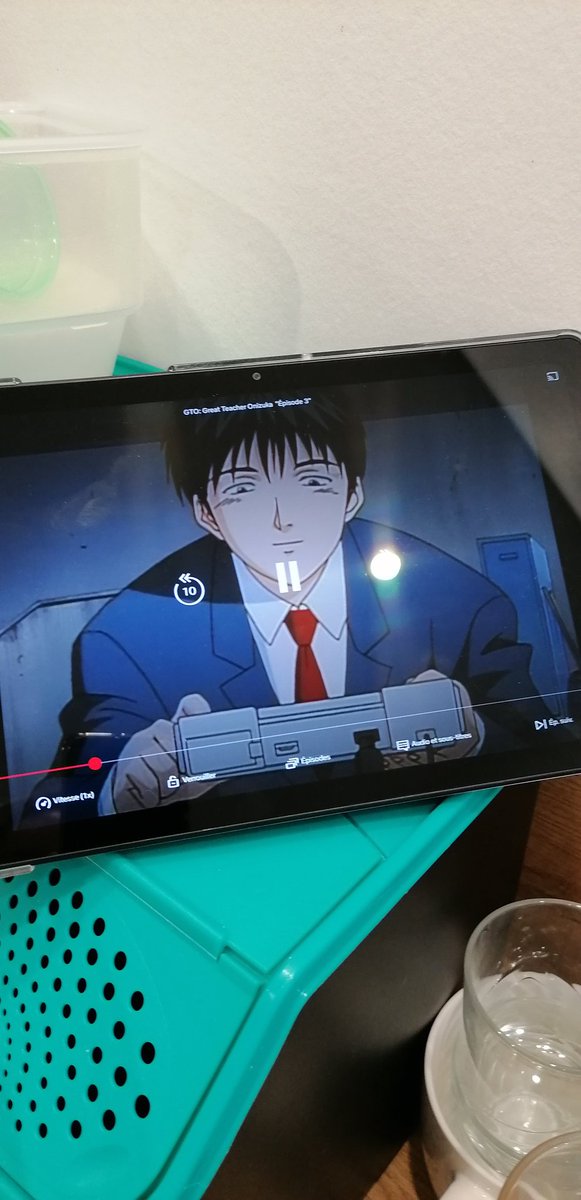 MFollowTheLight's tweet photo. #BingoSeries | J'ai commencé GTO, série d'animation japonaise diffusée en 1999, et dans l'épisode 3 on peut y voir une console des années 90 : je nomme la PlayStation 1 ! | 03/20 https://t.co/x0Q9vjVEFM