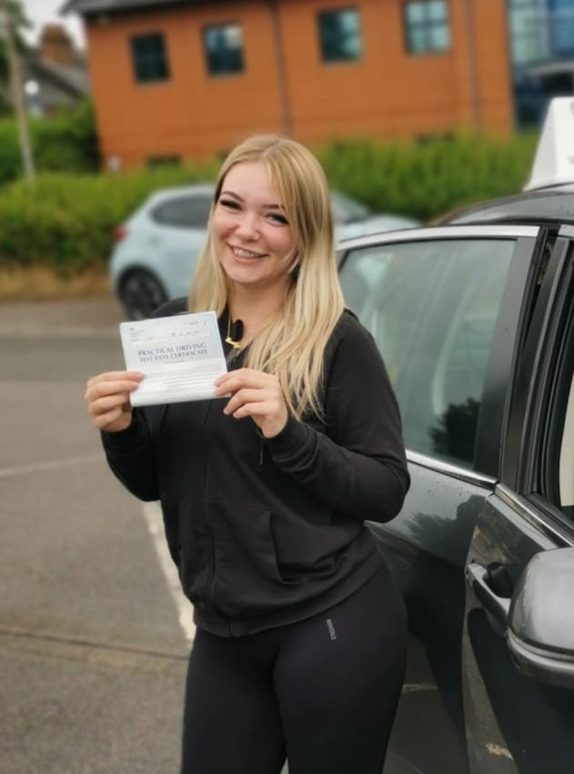 Emily from Stevenage passed her driving test 1st time using the Learner Driving Guide! She said: "I'd recommend this website to anyone learning to drive! I passed my test 1st time &amp; the videos &amp; guides really helped me to learn &amp; understand so much." Congrats! #dvsa #passquicker