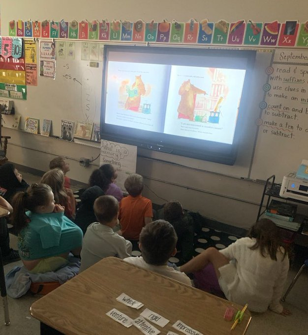sandrain2nd's tweet photo. Happy Wednesday!🥰
I teach 2nd grade in MS. We are in our 7th week of school and I am running low on snacks. They are given to the kids who do not bring one from home. I'd be grateful for your help! Please RP💙https://t.co/CVejkLRsaF https://t.co/x5sAKRPezB