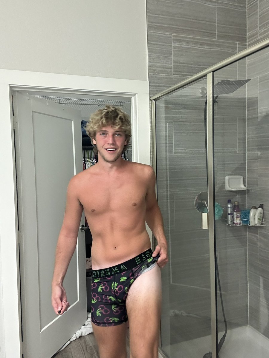 boycrazyOF's tweet image. Long time no see😊