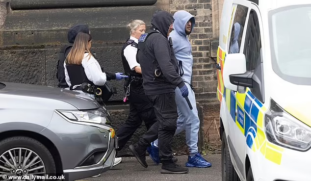 David Atherton (@daveatherton20) on Twitter photo 🚨Breaking News🚨
Released from prison yesterday, under Sir <a href="/Keir_Starmer/">Keir Starmer</a>'s policies, he was arrested today for rape, sex assault & a racially aggravated public order offence. He's out on bail.
Well done too <a href="/ShabanaMahmood/">Shabana Mahmood MP</a>.
dailymail.co.uk/news/article-1… 🚨Breaking News🚨
Released from prison yesterday, under Sir <a href="/Keir_Starmer/">Keir Starmer</a>'s policies, he was arrested today for rape, sex assault & a racially aggravated public order offence. He's out on bail.
Well done too <a href="/ShabanaMahmood/">Shabana Mahmood MP</a>.
dailymail.co.uk/news/article-1…