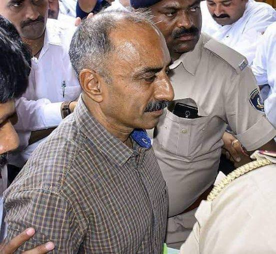 suraj_yadav2005's tweet photo. IPS Officer @sanjivbhatt was arrested six years ago, in a wrongful and revengeful act by the BJP RSS Adani Ambani Modi Communal #EVMGovernment .
We stand in solidarity with his family, and demand his release with immediate effect.
#Justice4SanjivBhatt
#SanjivBhatt https://t.co/bO8oLdTjnB