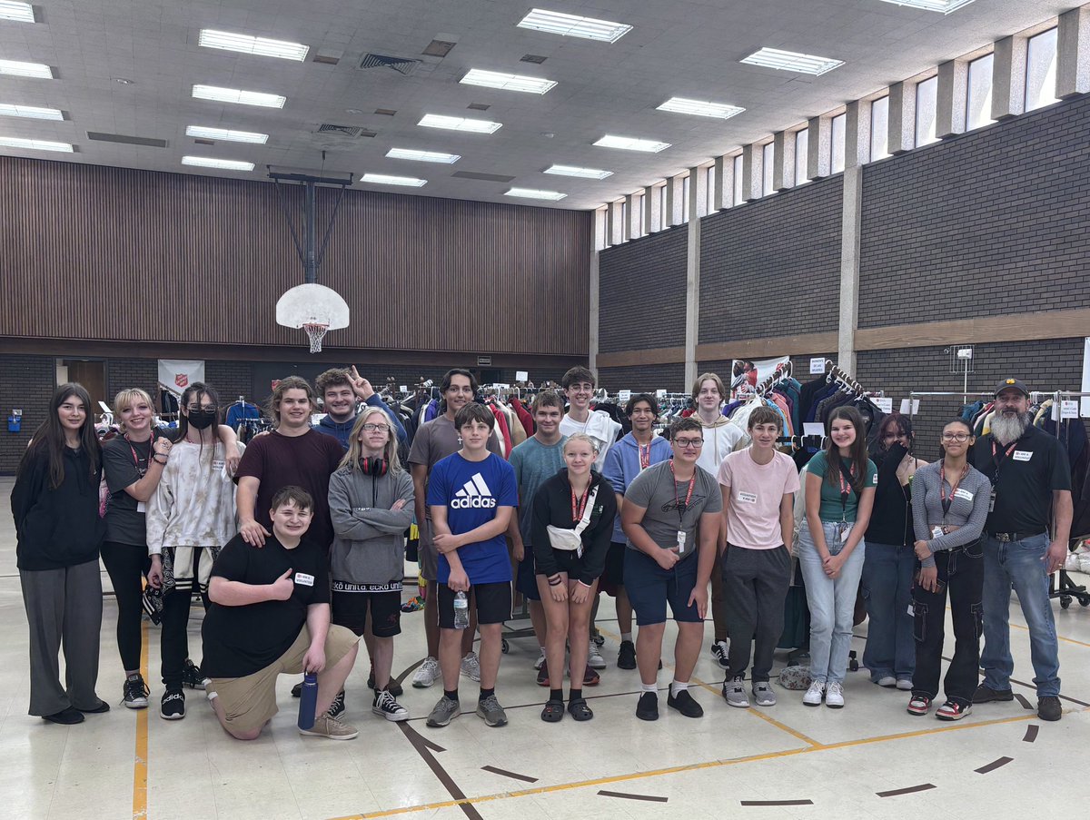 salvationarmyks's tweet image. Thank you to the students from Maize USD 266 for helping separate and hanging up coats today for Coat Distribution coming this October. Each year, their efforts helps ensure those in need have a warm coat for the winter season. #ICTCommunity #LoveBeyondWords #DoingTheMostGood