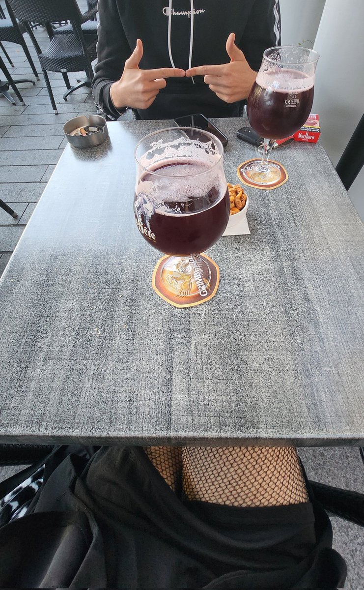 j'att qu'il me baise et lui il me parle de dinosaures