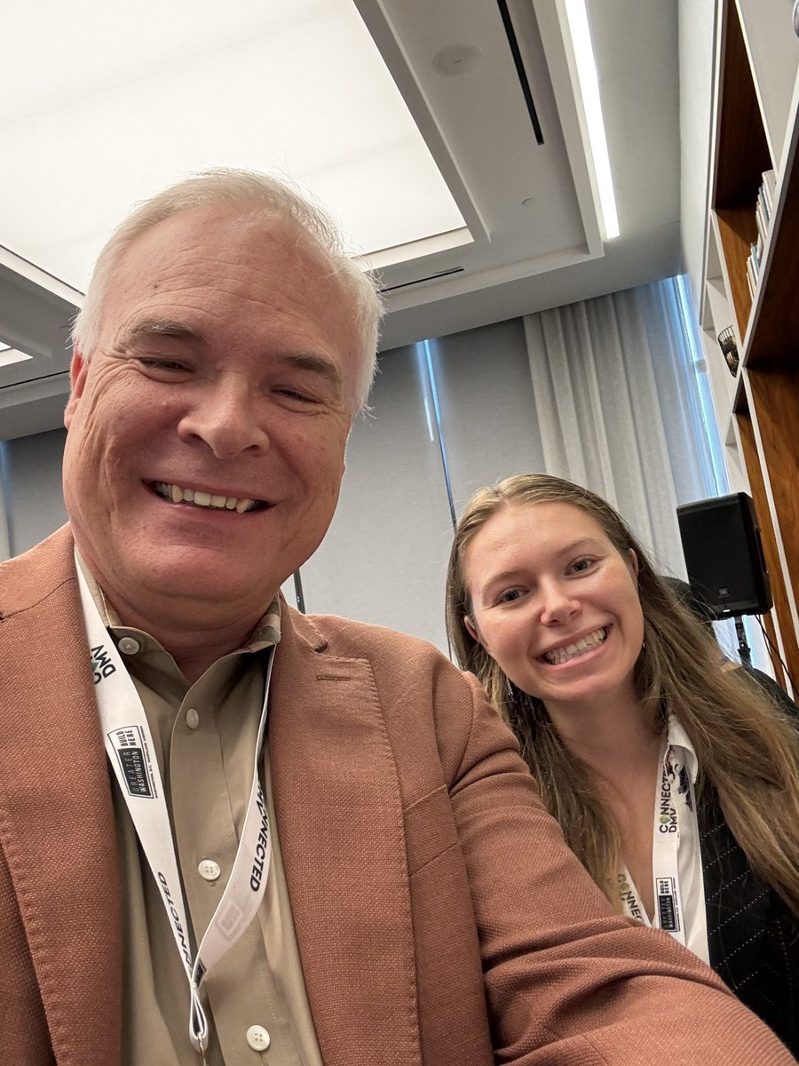 Bert de Jong (@wa_de_jong) on Twitter photo It was fantastic to run into Sabina Sokol, who spend a summer with us working on quantum through the Experiences in Research program at <a href="/BerkeleyLab/">Berkeley Lab</a>. She co-founded <a href="/GirlsinQuantum/">Girls in Quantum</a> and was moderating a panel at <a href="/QWCevent/">Quantum World Congress</a> in DC. It was fantastic to run into Sabina Sokol, who spend a summer with us working on quantum through the Experiences in Research program at <a href="/BerkeleyLab/">Berkeley Lab</a>. She co-founded <a href="/GirlsinQuantum/">Girls in Quantum</a> and was moderating a panel at <a href="/QWCevent/">Quantum World Congress</a> in DC.