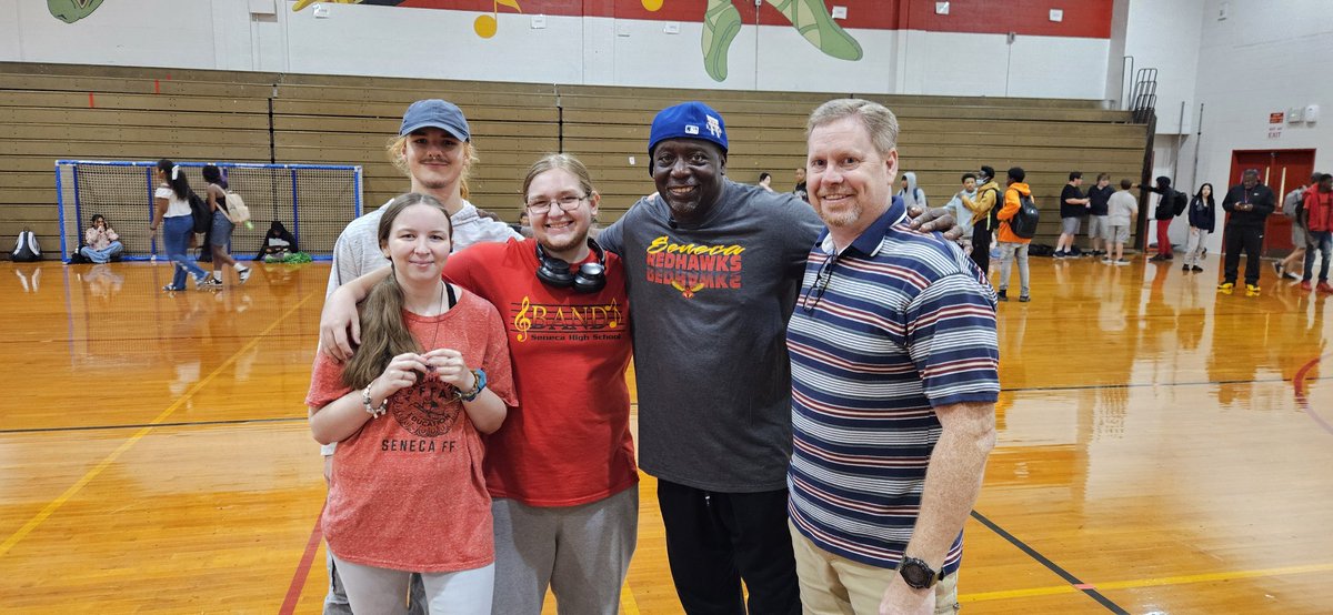 JCPS_JackBosley's tweet image. When you get the right people and technology together, engaging teaching/learning happens. Big thanks to @TheBillyBlanks for the inspirational talk and workout with our @Seneca_High students. Thank you @shannon1_putman for helping make this happen! #SenecaSoars
