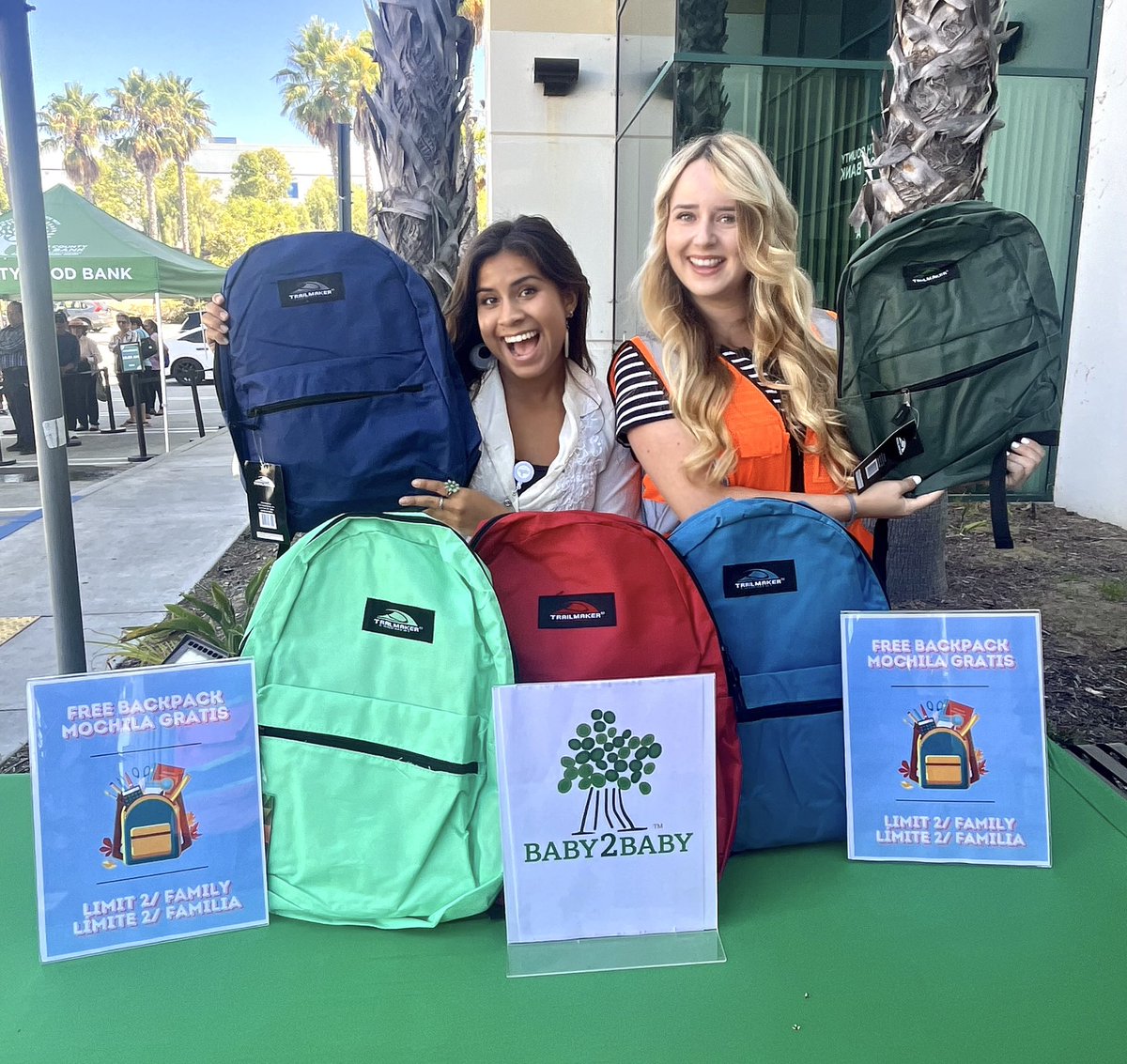 SDFoodBank's tweet photo. A heartfelt thank you to @baby2baby for their generous donation of over 1,000 backpacks and 500 school supply kits! 🎒✏️📚

Thanks to their kindness, we were able to distribute 400 backpacks and supply kits through our Client Choice Pantry for local children in need. https://t.co/sDvDc1KST7