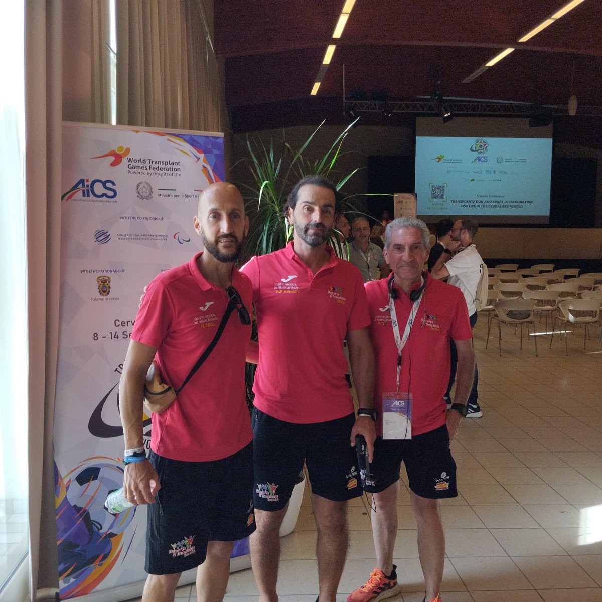DyTEspana's tweet photo. 1ª Copa Mundial de Fútbol⚽️ de Trasplantes- Cervia (Italia)🇮🇹
En la tarde de hoy parte del Equipo ha asistido a una Conferencia de la WTFC para abordar el tema del trasplante como derecho mundial de toda persona necesitada.
#tfwc2024 #ONT_esp #trasplante #DonaÓrganos
@rfef https://t.co/AZwhXXUKmy
