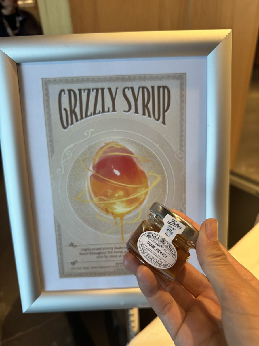 REM1Iy's tweet image. We celebrated the Visions of Mana launch in the office yesterday! 

Congrats to everyone on the team, especially @Chad_Concelmo and Rachel!🎉🎈🎊