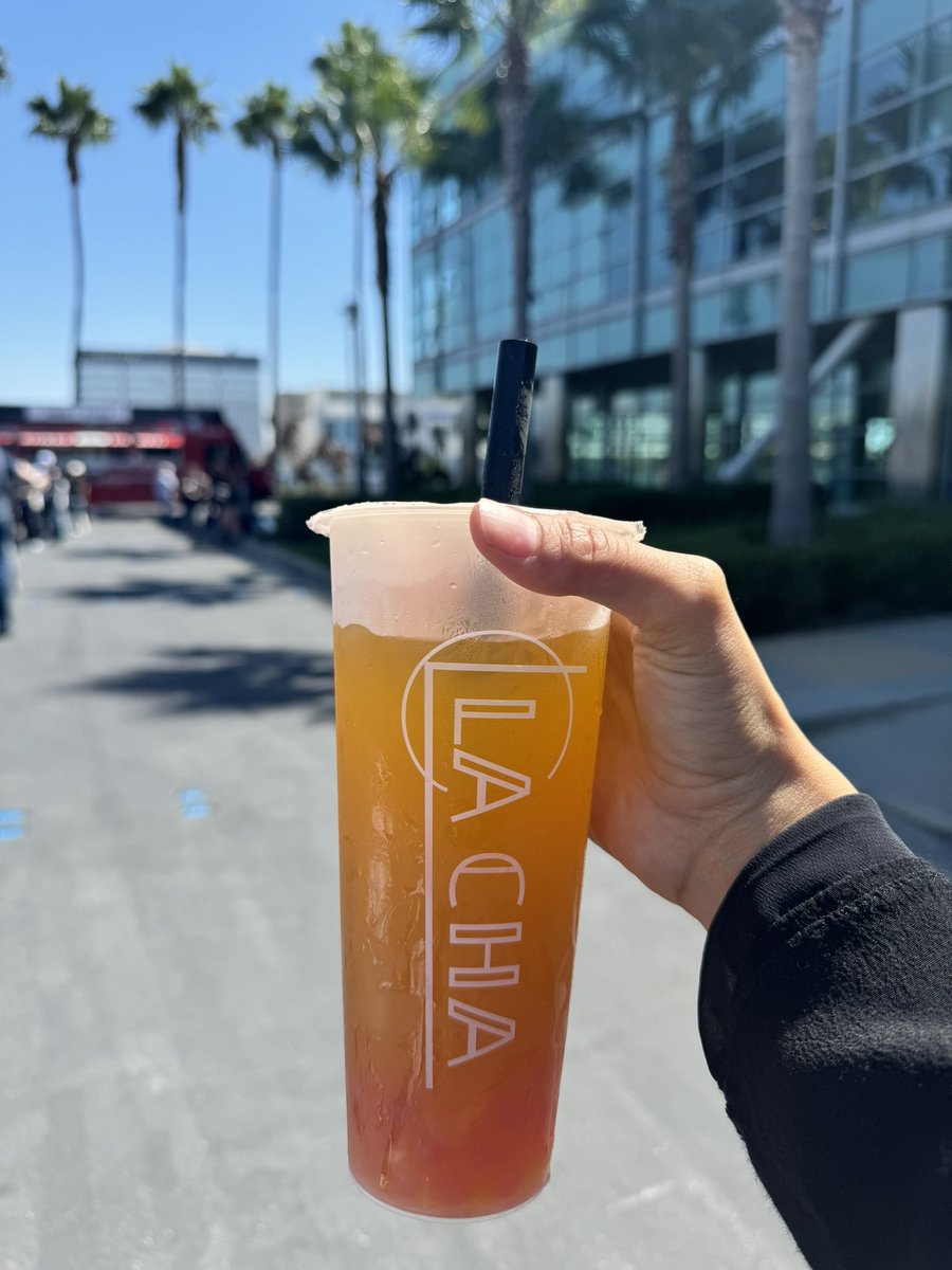 REM1Iy's tweet image. We celebrated the Visions of Mana launch in the office yesterday! 

Congrats to everyone on the team, especially @Chad_Concelmo and Rachel!🎉🎈🎊