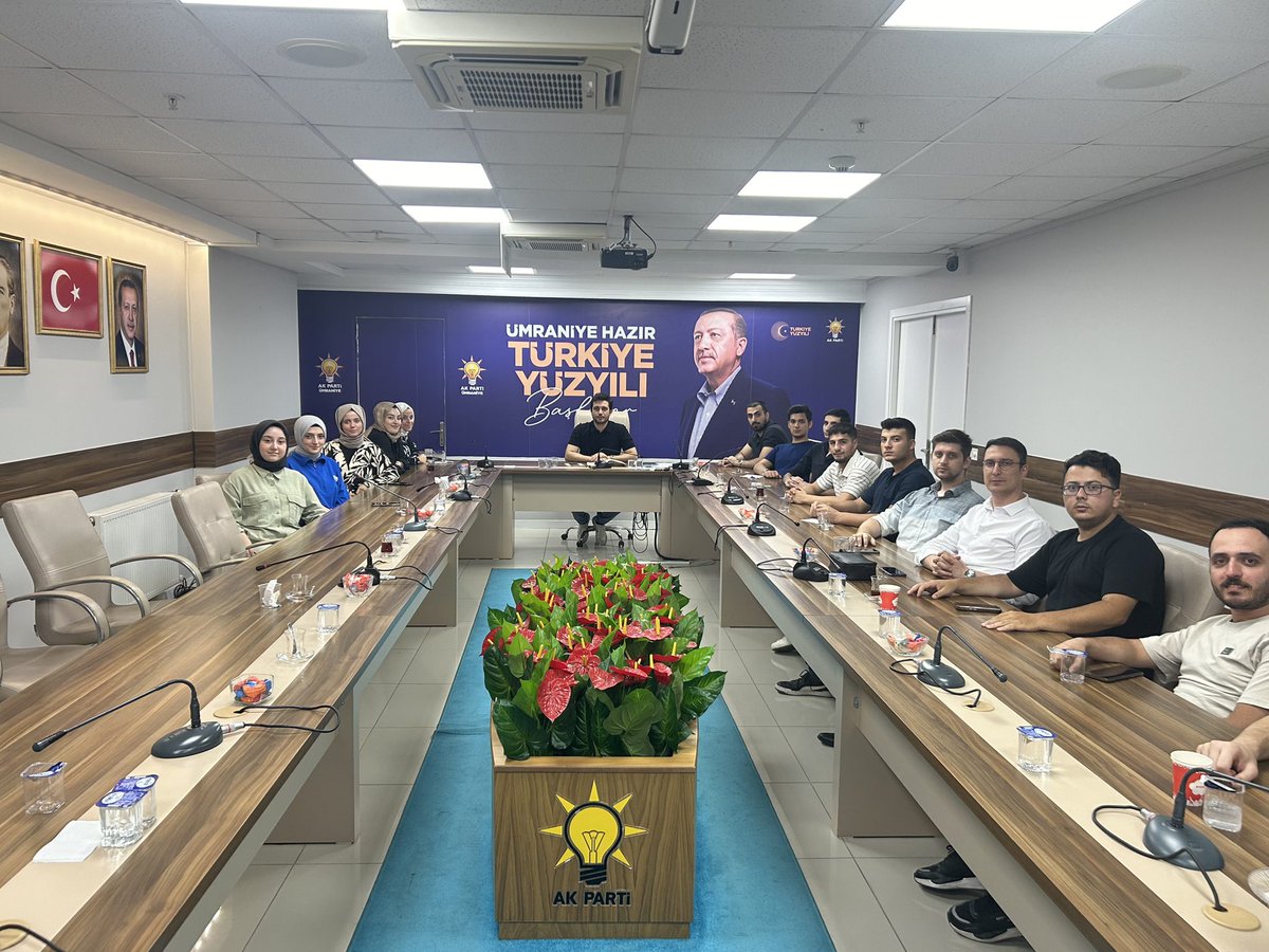 İlçe Gençlik Kolları Başkanımız <a href="/TayyipAysel/">Tayyip Aysel</a> riyasetinde Yönetim Kurulu Toplantımızı gerçekleştirdik.