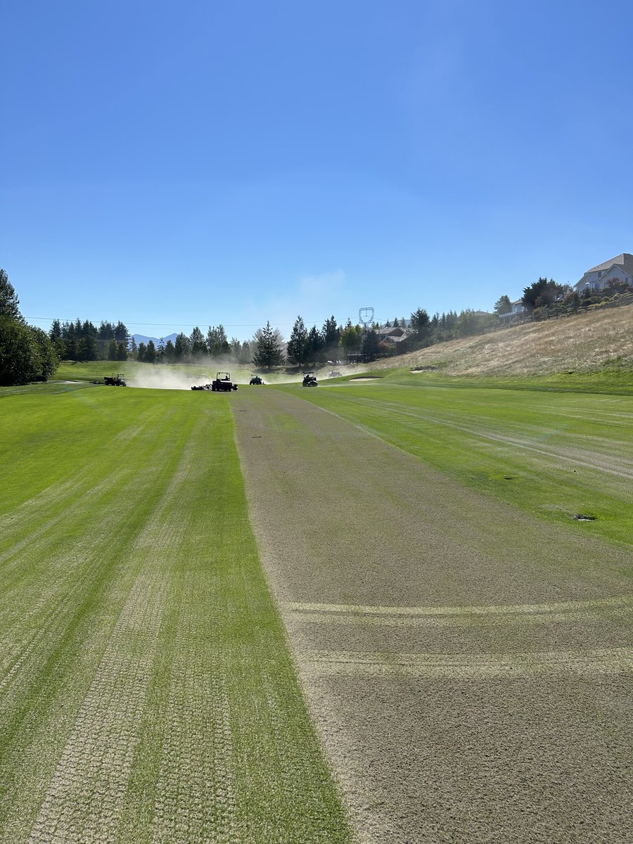Firming up some approaches and brushing in some top dressing last week at The Club at Snoqualmie Ridge. 

Thanks for having me out <a href="/RyanWGor/">Ryan Gordon</a> 

<a href="/STECEquip/">STEC Equipment</a> 
<a href="/PacificGolfTurf/">Pacific Golf and Turf</a>