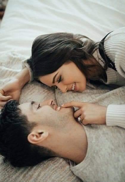 مش شرط كل العلاقات نسميها حب. في شيء اسمه علاقة روحية. بتحس فيها في الامان فعليا. مجرد وجود هالشخص بحياتك بيعطيك طاقة مو طبيعية.