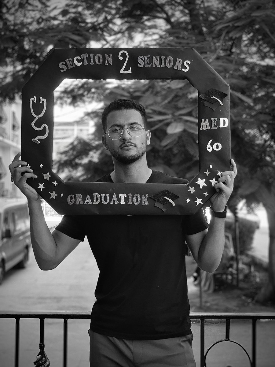 AshrafB71427843's tweet image. Men in black day 🖤
Section 2🖤
#section2
#men2inblack
#med60graduationvibes
#Med60InScrubs