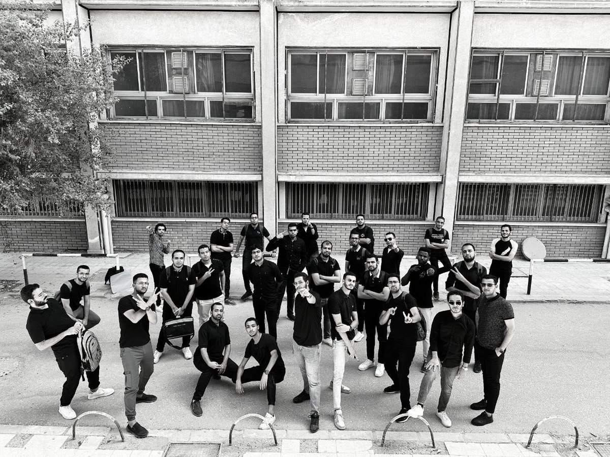 AshrafB71427843's tweet image. Men in black day 🖤
Section 2🖤
#section2
#men2inblack
#med60graduationvibes
#Med60InScrubs