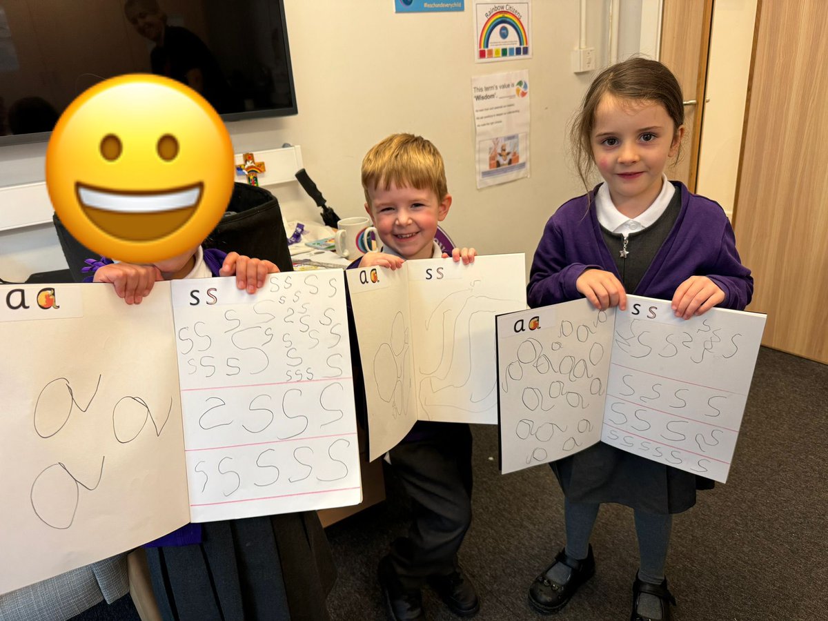 Today we learnt the sound ‘s’ 🐍
Here is the link to Elly and Fred’s video where you can revisit today’s sound at home: schools.ruthmiskin.com/training/view/…
