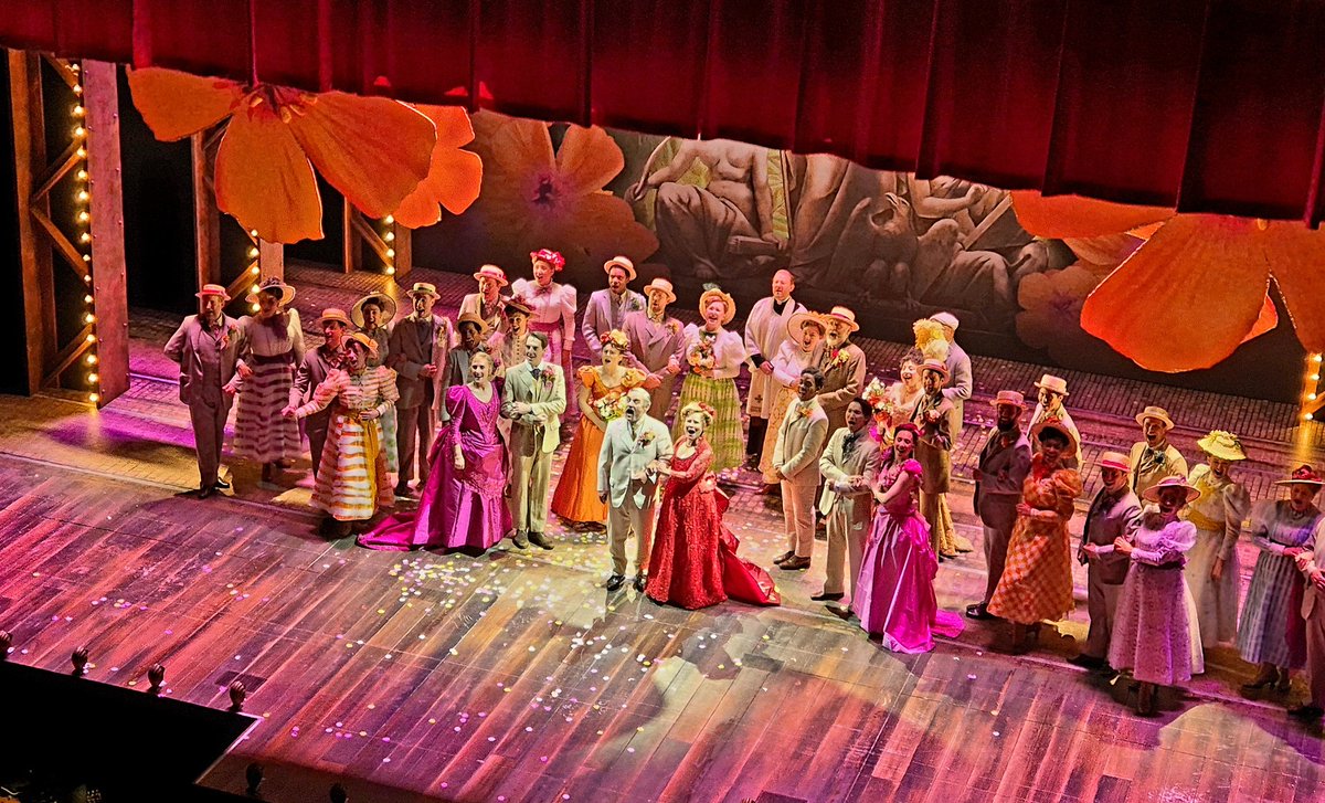 Hello Dolly was a fantastic show. Imelda Staunton was outstanding as was the leading man. The Waiters' scene was beautifully done. Hats off to the wonderful scenery and sets. Amazing!