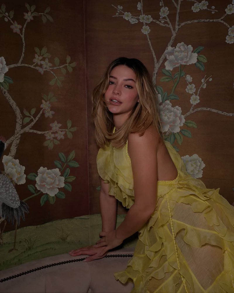 ⟢    Don't blame me, love made me crazy.
        If it doesn't,        you ain't doin' it right.
                              
                      blondie release party