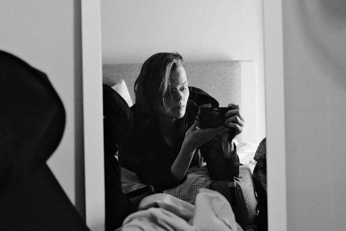 screamwhenucan's tweet image. in my new flat. have so much unpacking to do and am stressed about it. but I have a mirror and a nice lamp and that's half the battle really