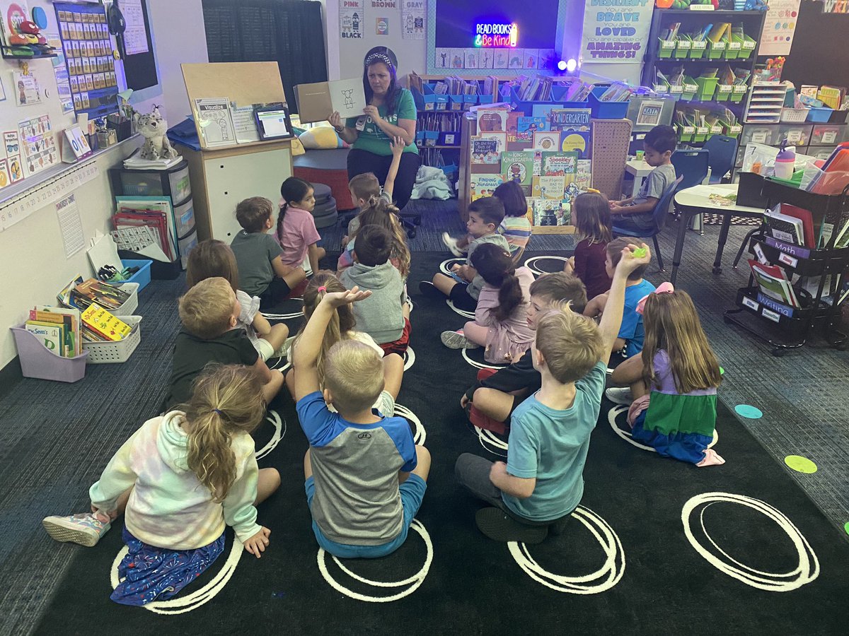 Laura Janese tweet media