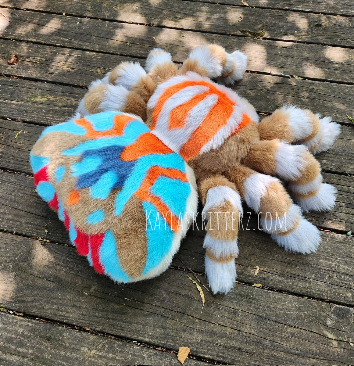 KaylasKritterz's tweet photo. All finished! This jumping spider is a poseable plush backpack. All his limbs can easily be posed individually. Handmade by me! He will be up for adoption in October at the 2 shows I have then. If he doesn't get a home then, he will be up online! Whatcha think? I love his colors. https://t.co/dB5EU1CYiZ
