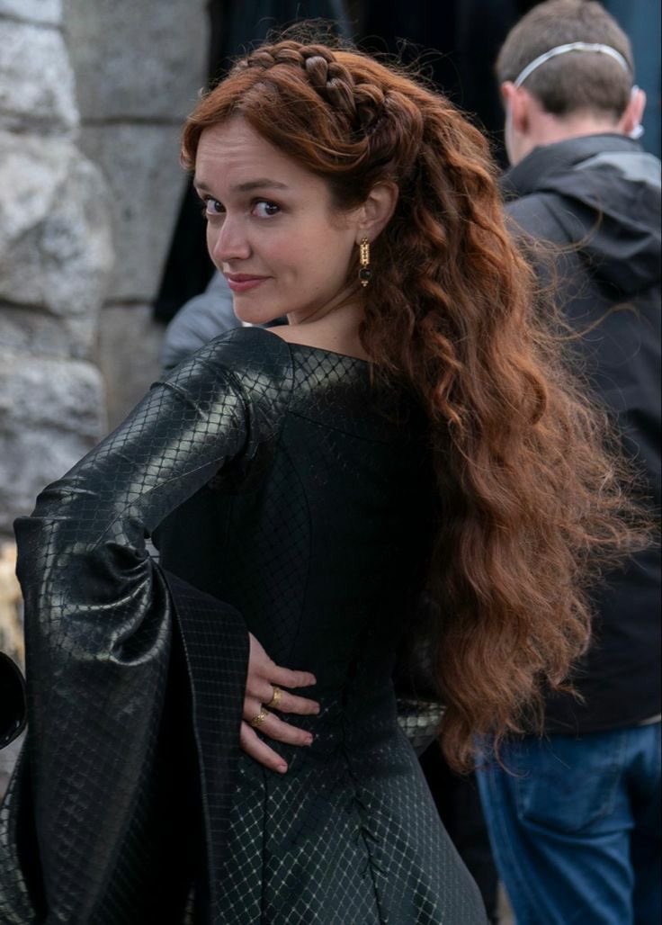 sapphosz's tweet image. welcome back alicent hightower