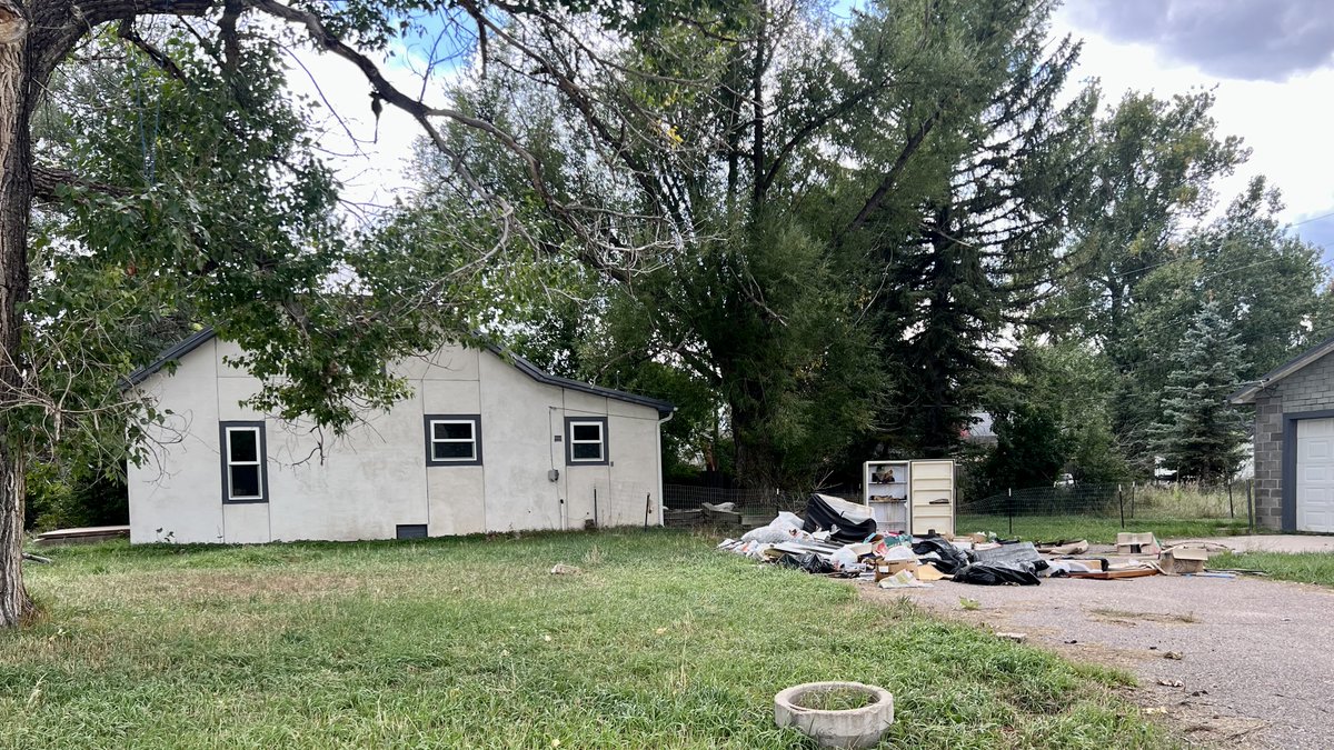 HiTestElbert's tweet photo. @RocketMortgage Takes a Dump on Our Town. 
Refuses to clean up for weeks. Claims they don’t own 23983 Eccles Street, Elbert CO 80106

@ggilbert
@cavsdan
@TBirkm
@schwetak
@TNuckolls
@RMFieldHouse
@StephRBradley https://t.co/wbBvmttOzq