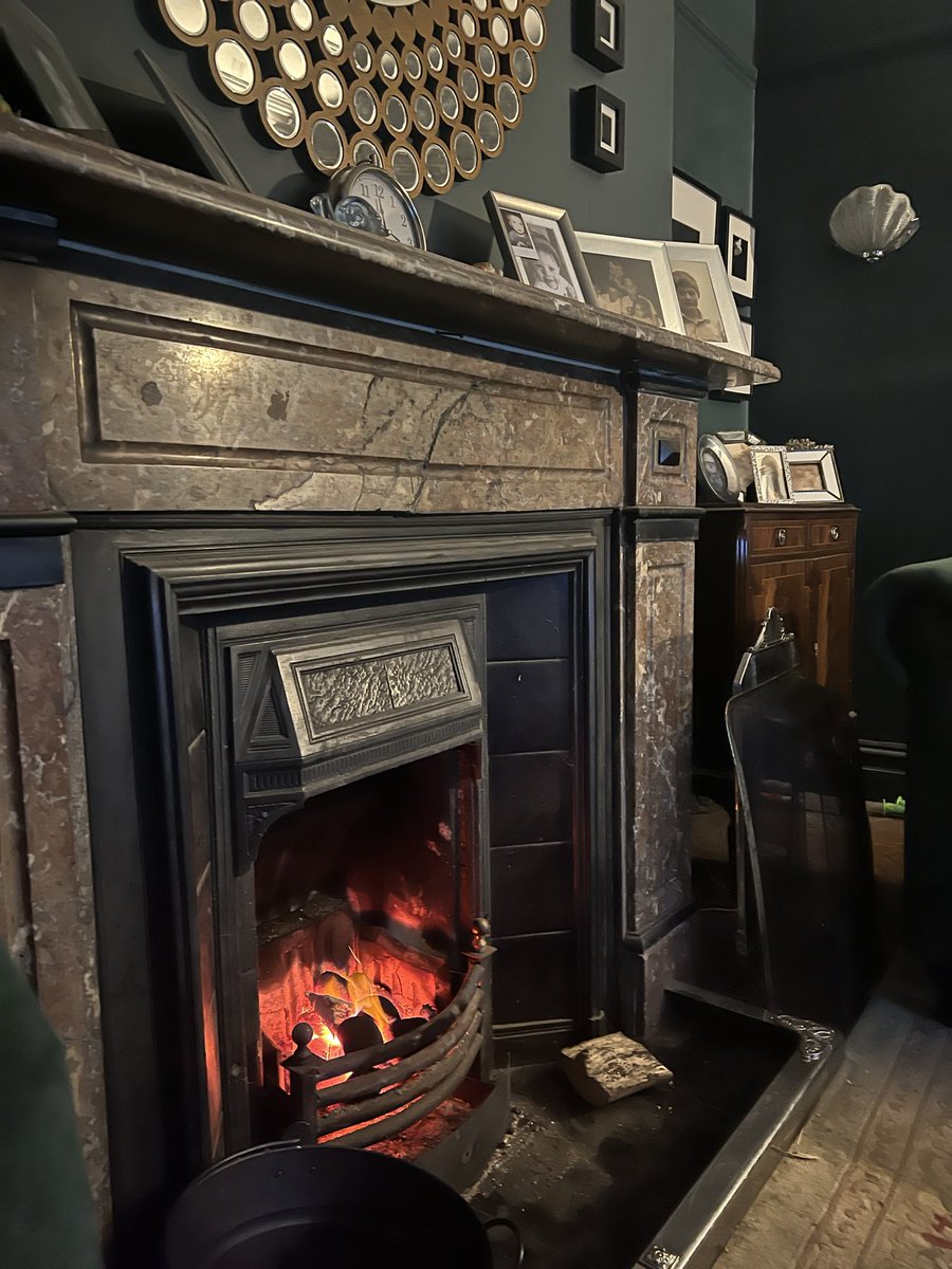 justanotherdic2's tweet photo. Bit chilly, had to a fire. It’s only September ffs https://t.co/Q6qApCTM1I