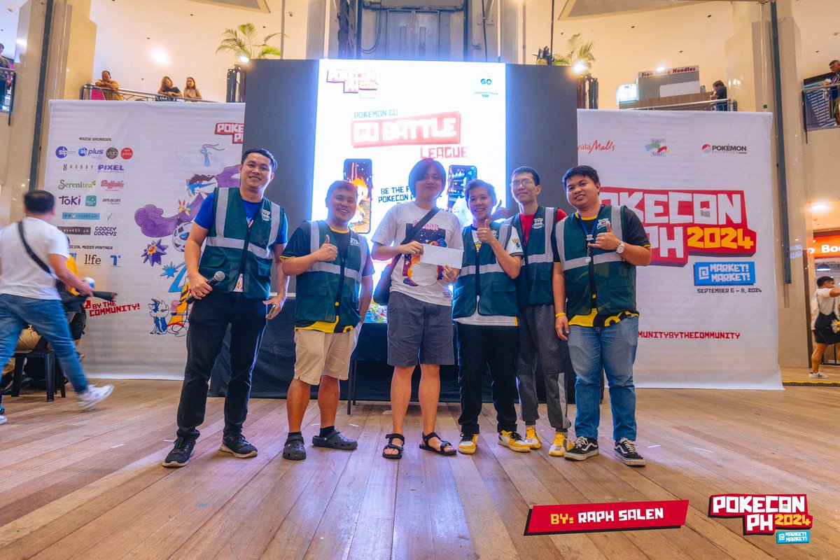 MasterGeneroso's tweet photo. Official Photos are out! Thank you to our official photographers at PokeConPh 2024! Here are your top 4 and Pogo GBL Champion! @franzwithaZ @Hawkchaaaan @ikiyoshsensei @emmanlord all are members of the eSports Team Ph Brave Birds! https://t.co/nMjics8H4x