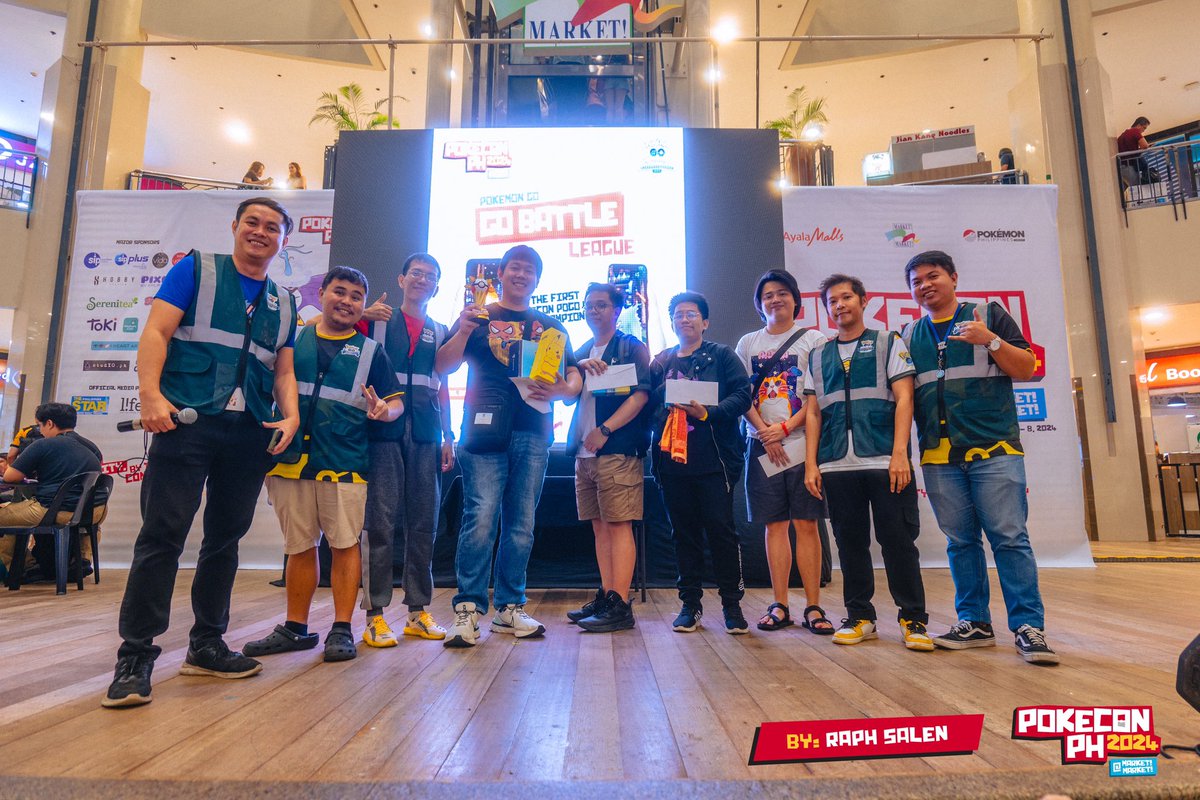 MasterGeneroso's tweet photo. Official Photos are out! Thank you to our official photographers at PokeConPh 2024! Here are your top 4 and Pogo GBL Champion! @franzwithaZ @Hawkchaaaan @ikiyoshsensei @emmanlord all are members of the eSports Team Ph Brave Birds! https://t.co/nMjics8H4x