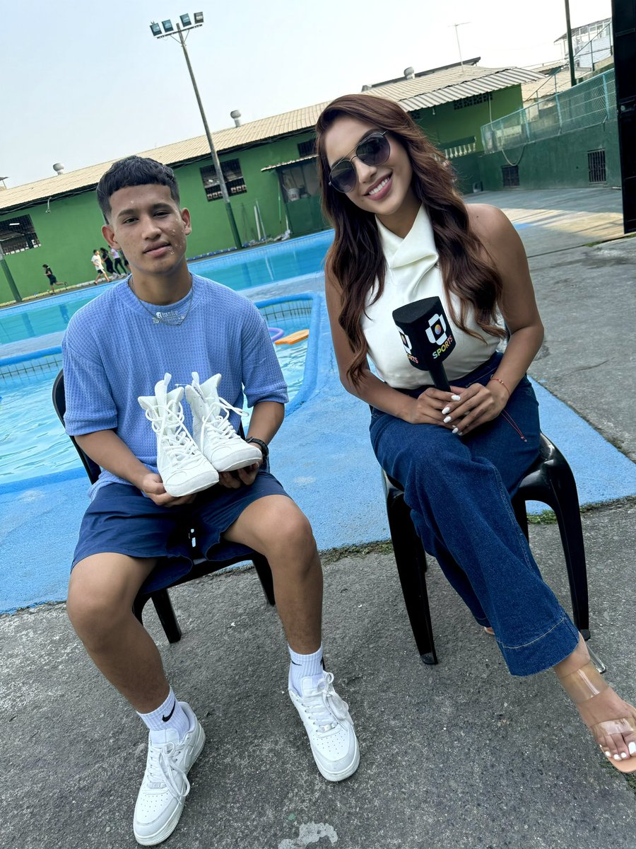 anamelendress's tweet photo. Hoy junto a la familia de @RedCanalDigital decidimos viajar hasta Babahoyo para apoyar a nuestros deportistas ecuatorianos. 

Él es David Castillo, Quevedeño. Destacado en el Boxeo. Medallas en Campeonato Continental Panamericano y Juegos Bolviarianos. ¡Grande! 🥊✨ https://t.co/DZytOuJYO6