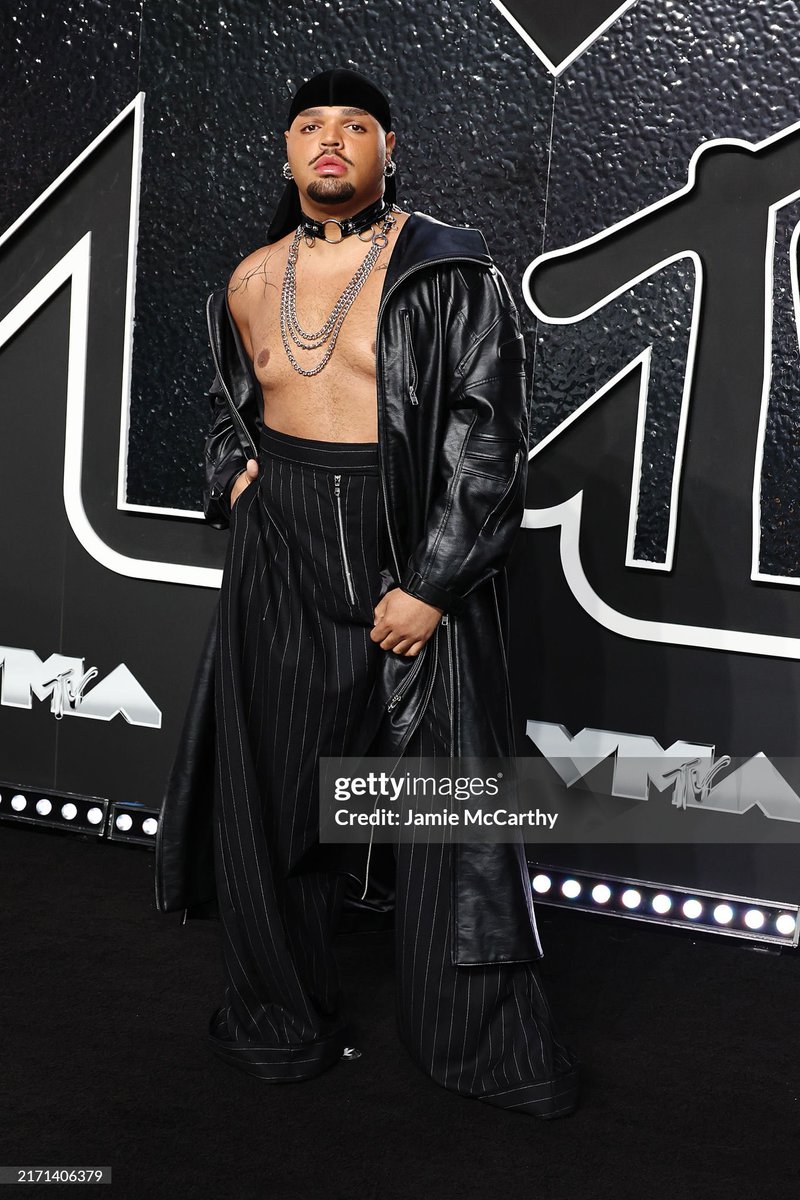TheKandyMuse's tweet photo. 2024 @vmas 🏴 https://t.co/2qrJl7DipE
