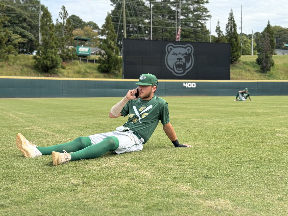 ☎️ APPRECIATION WEDNESDAY 💚

Weekly program staple!

Every Wednesday, we make “Appreciation Calls” to people in our lives that need to hear how we feel 

Family, friends, teachers, coaches, teammates ➡️ Thank You + I Love You!

Attitude of Gratitude in the air…

#GrizGangGGC