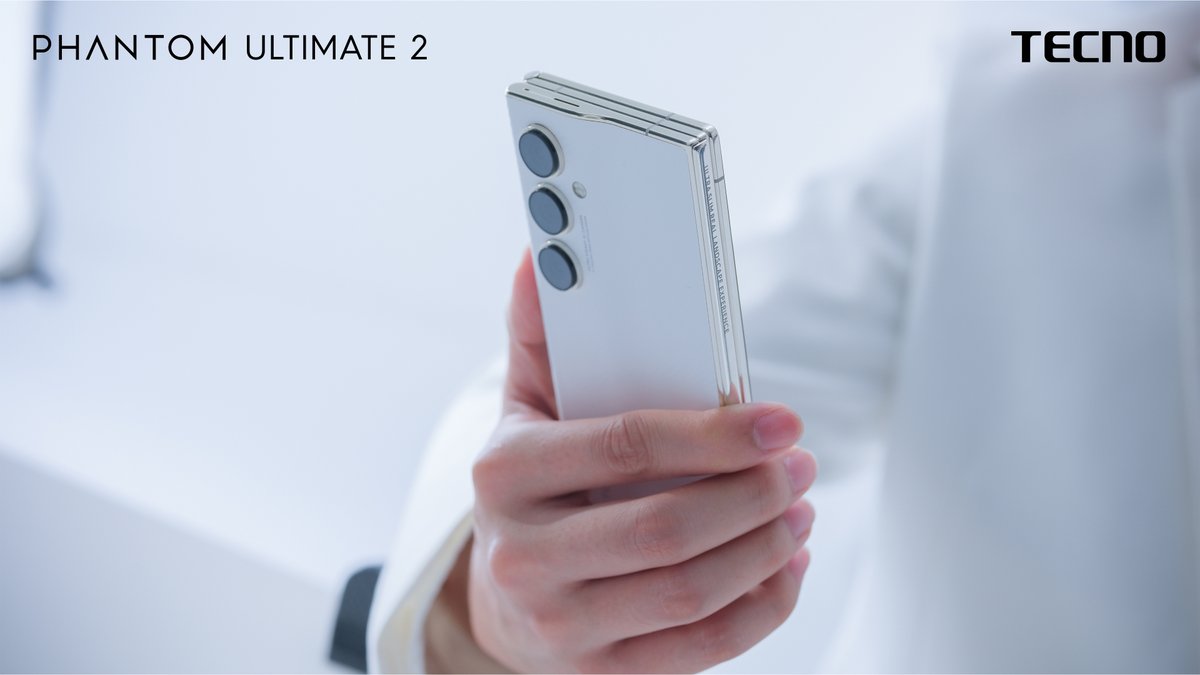 Tecnodiva's tweet photo. No solo Huawei tiene un smartphone con dos bisagras y tres partes, Tecno presenta un concepto hermoso llamado Phantom Ultimate 2 #tecno @tecnomobile  #phantomultimate2 https://t.co/mvXRsdXtgh https://t.co/pbriiHxcXZ
