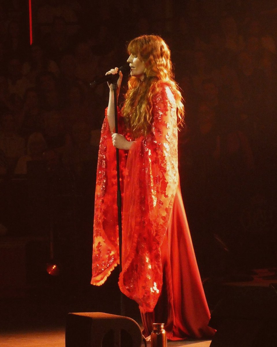 florence welch debuts at the bbc proms with 'symphony of lungs' at the  royal albert hall, image size:960x1200