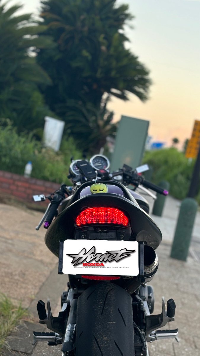 unkorider's tweet photo. 一昨日ホーネット2台で江ノ島行きやしたバイク🏍🐝 https://t.co/D05ETSD56g