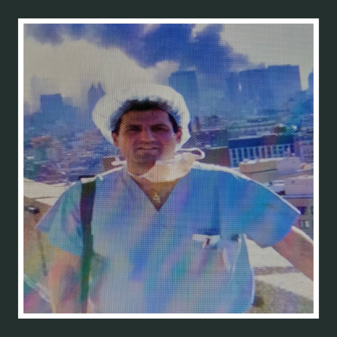 RowePlastic's tweet image. Never forget
Dr. Rowe outside of Bellevue Hospital right after the attack. Waiting to help the injured