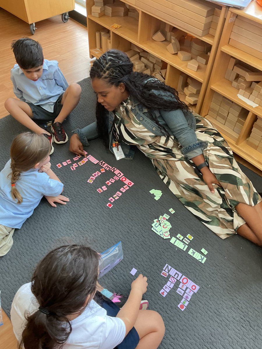 NicMartin2021's tweet image. Our Kindergarten students focused on letter formation, letter sounds, and letter recognition in literacy stations this morning. Remember, we start our letters at the top! #themvschool #learningwalk