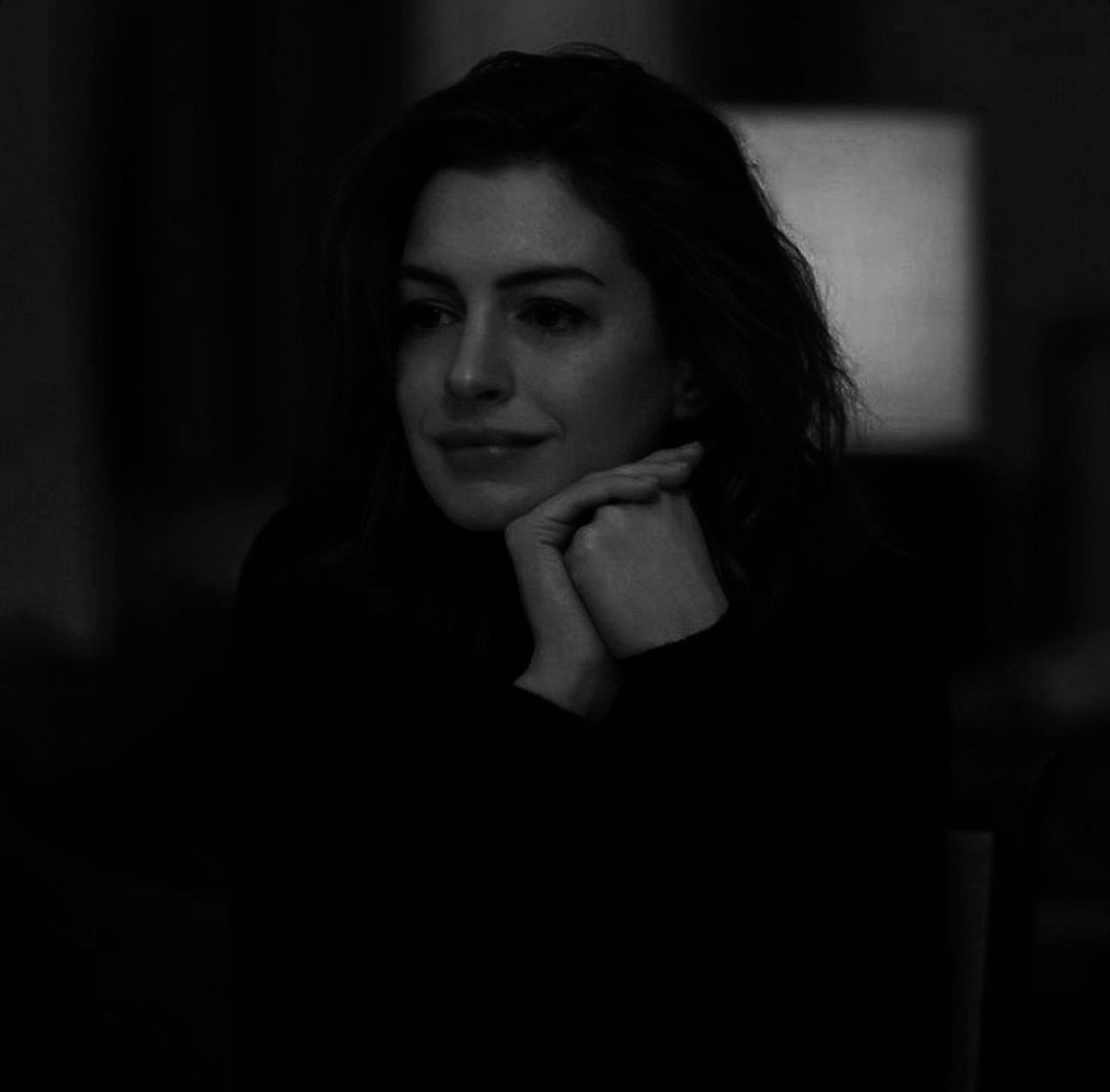 ofwanderingsovl's tweet image. 𝐑𝐄𝐍𝐄́𝐄 𝐄𝐕𝐄𝐋𝐘𝐍 𝐇𝐈𝐆𝐆𝐈𝐍𝐁𝐎𝐓𝐇𝐀𝐌.

        ❛ mother. divorced.
           pre-school teacher
           in forks. loving and
           caring soul. ❜

written by #єємѕ