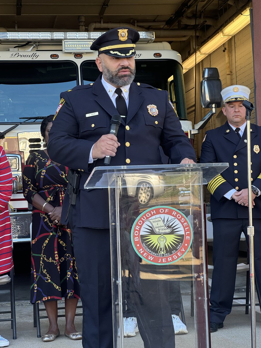 NJRoselle's tweet photo. Roselle remembers our local families and first responders imopacted by September 11. Thanks to Roselle NJ Police Department and Roselle Fire Department for coordinating a moving tribute! Never Forget https://t.co/MMwL2tluCT