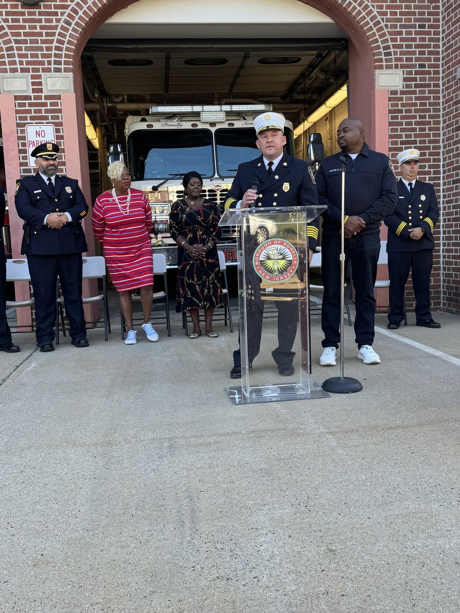 NJRoselle's tweet photo. Roselle remembers our local families and first responders imopacted by September 11. Thanks to Roselle NJ Police Department and Roselle Fire Department for coordinating a moving tribute! Never Forget https://t.co/MMwL2tluCT