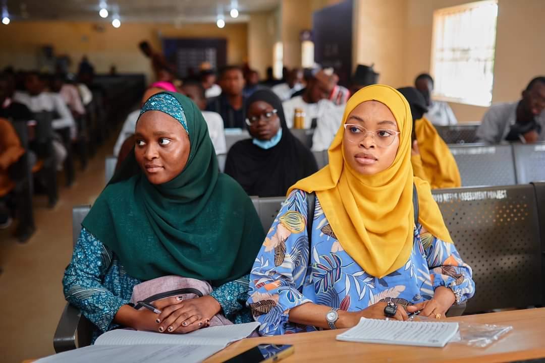 BUK_Campus's tweet image. Day 1 of Wema HACKAHOLICS at BUK was a success! You still have the opportunity to join us tomorrow.

Come to Theatre 2 in the Dean of Student Affairs Complex at Bayero University Kano at 10am. I assure you, you won&apos;t regret it!