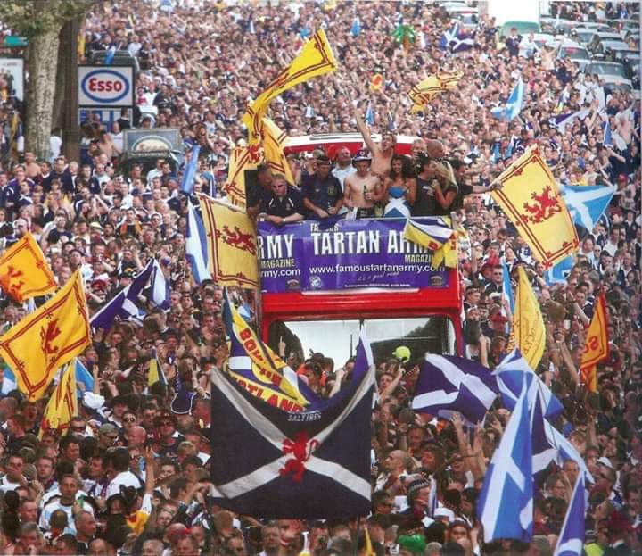 Awaydays23's tweet image. ON THIS DAY 2007: Scotland invade Paris #Tartanarmy #Scotland