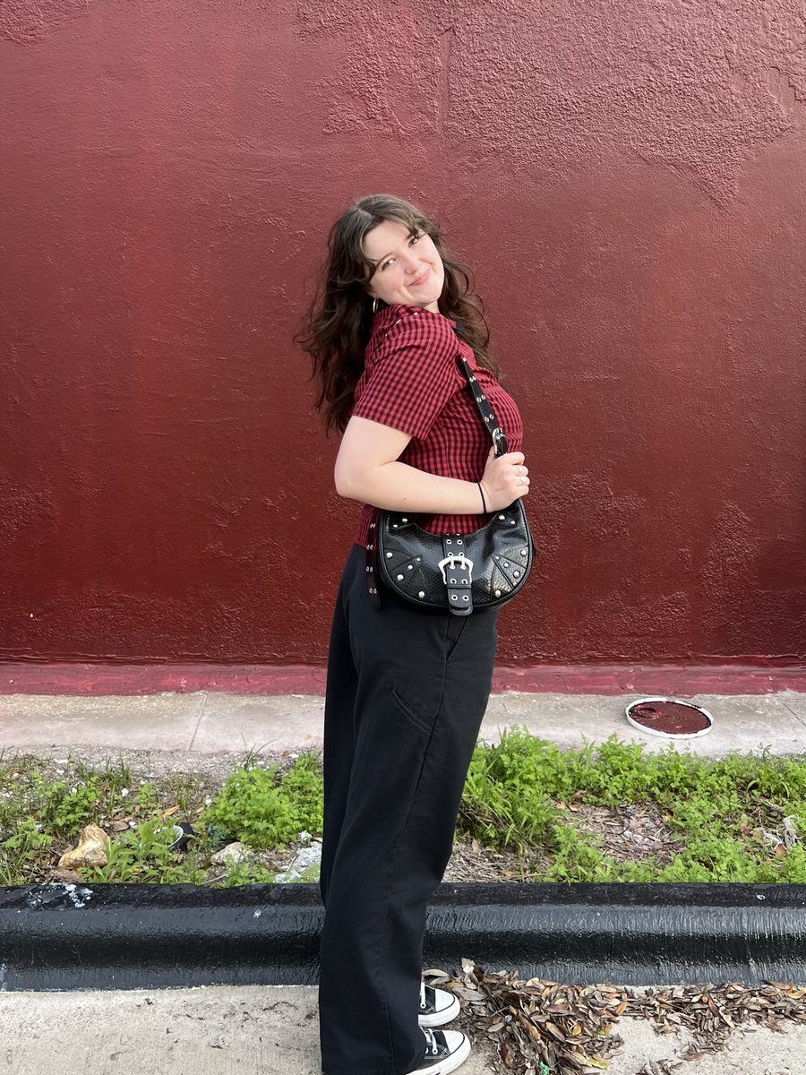 tamuwc's tweet image. Howdy! My name is Lauren and I will be joining the UWC for my first semester this fall. I’ve been antique shopping for my apartment, trying (and failing) to perfect my at home coffee recipe and listening to a lot of Blood Orange! I’m looking forward to assisting my peers.🌟