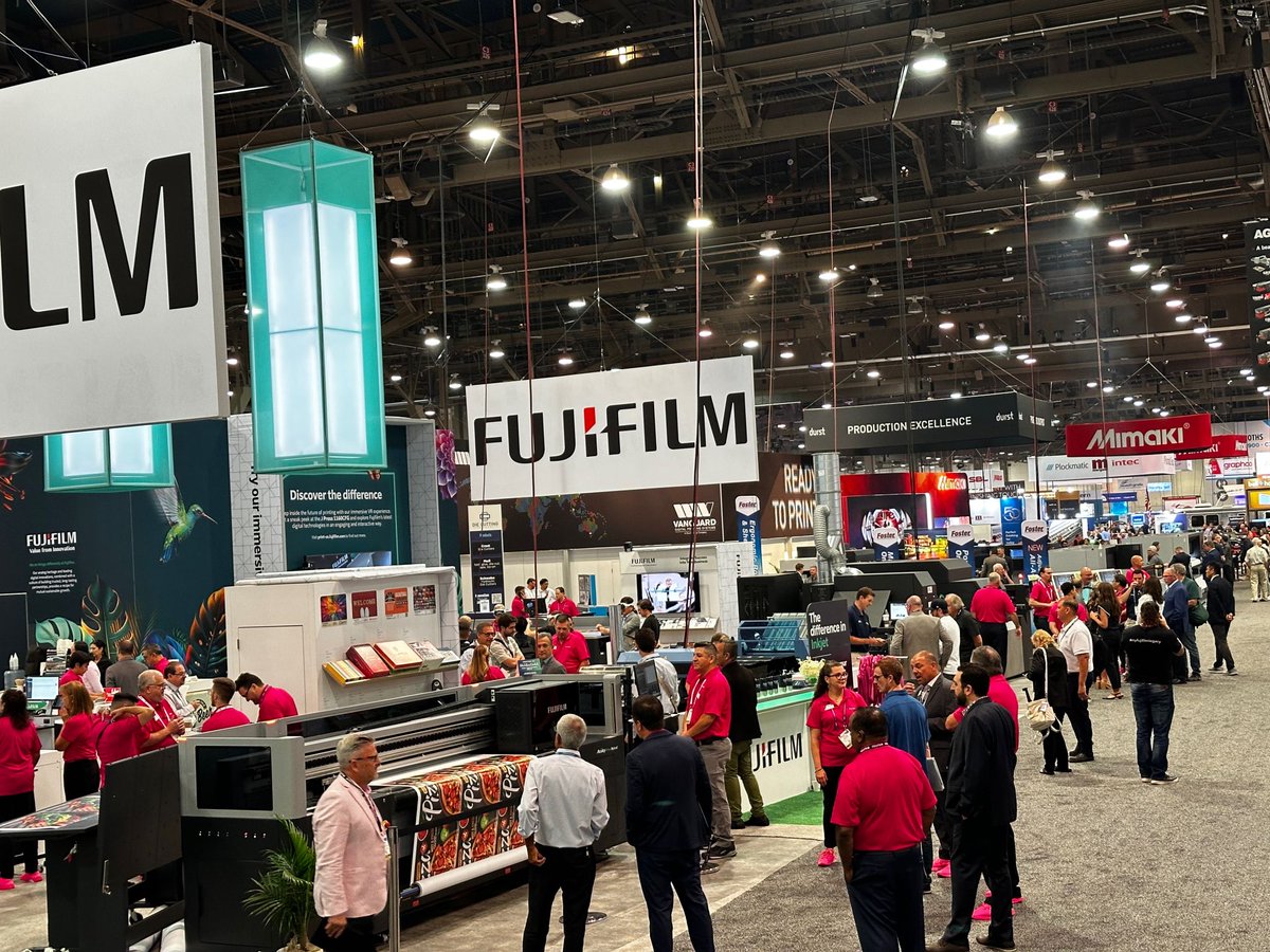 PackImpressions's tweet image. It's been a busy morning connecting with the #labelandpackaging community at #PRINTINGUnitedExpo, and the day isn't over!

Don't miss these two education sessions this afternoon: 
➡️ How Generative AI Is Redefining Packaging Creation
➡️ Trends Driving an Evolving Label Industry