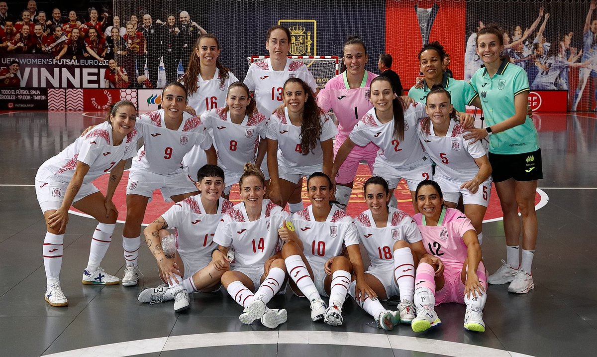 📸 𝐿𝑎 𝑠𝑎𝑡𝑖𝑠𝑓𝑎𝑐𝑐𝑖𝑜́𝑛 𝑑𝑒𝑙 𝑡𝑟𝑎𝑏𝑎𝑗𝑜 𝑏𝑖𝑒𝑛 ℎ𝑒𝑐ℎ𝑜 😃🇪🇸 

2⃣ victorias en 2⃣ grandes encuentros 

#FutsalEspaña